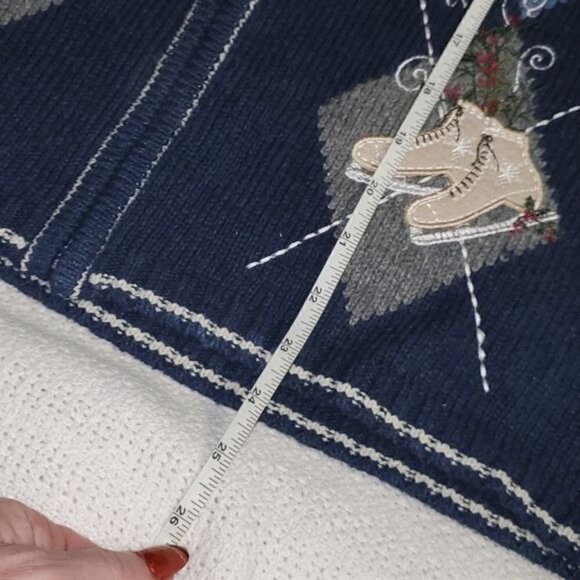 Croft & Barrow Holiday Embroider Ice Skates, Mitten Theme Full Zip Sz M Cardigan - Picture 12 of 12